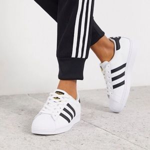 Adidas Superstar Sneakers